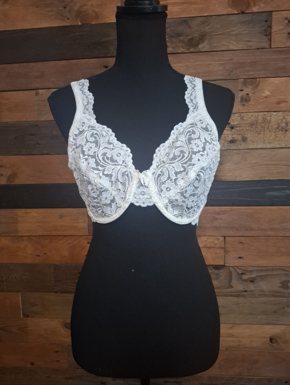 EUC Smart & Sexy White Lace Bra - 38C